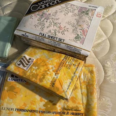 Vintage New Full Sheets, Blankets & Comforter