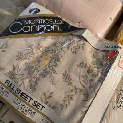 Vintage New Full Sheets, Blankets & Comforter