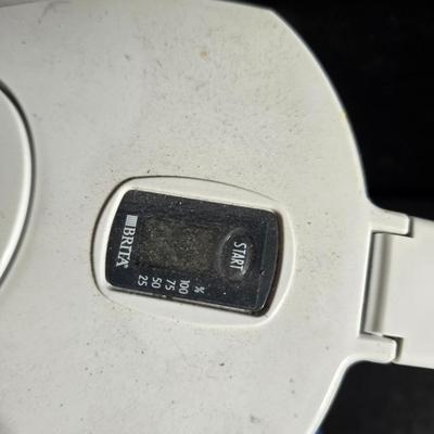 Brita water pitcher with new filter - Six drinking glasses, a tablecloth and a plastic pitcher with lid