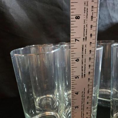 Brita water pitcher with new filter - Six drinking glasses, a tablecloth and a plastic pitcher with lid