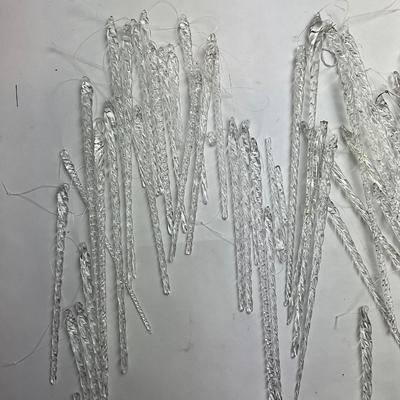Z584 Glass Icicles Ornaments