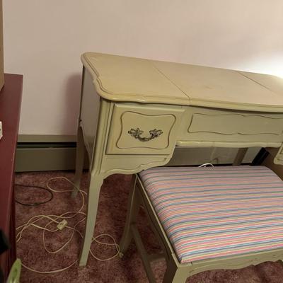 Vintage Queen Anne Style Vanity