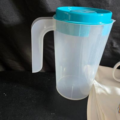 Phillips Electronics water kettle - Plastic water pitcher - and a few mugs