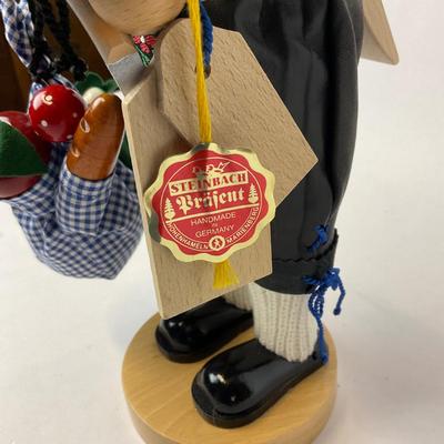 Z591 Wooden STEINBACK Bavarian Nutcracker Mountain Alps with Tag