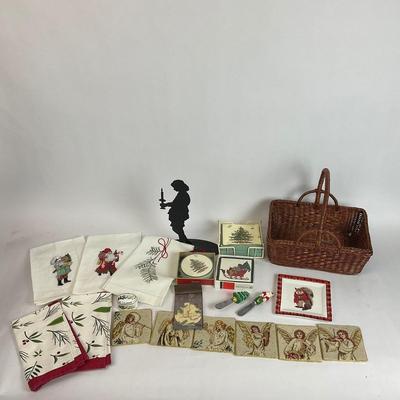 Z595 Lot of Christmas Linens, Coasters and more