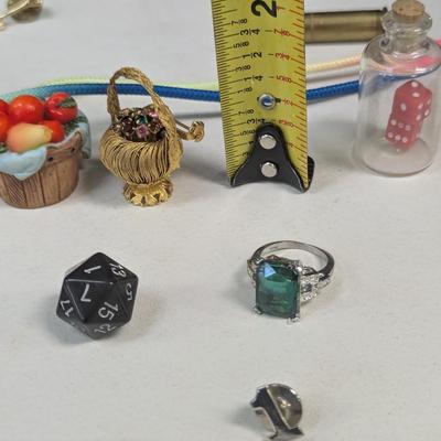 Vintage Pins Animals & More - Vintage Lewis Grizzard Pin