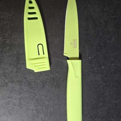 Cutting boards, Knives and nice plastic rubbermaid fresh works food storage containers