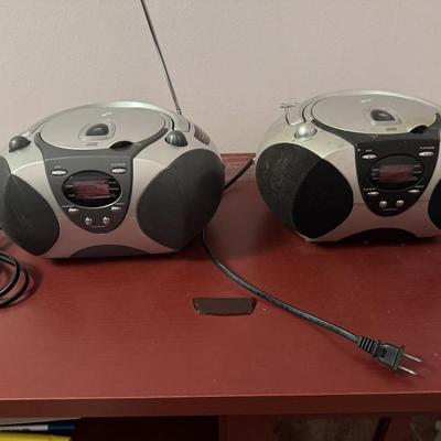 2 CD Radio Players