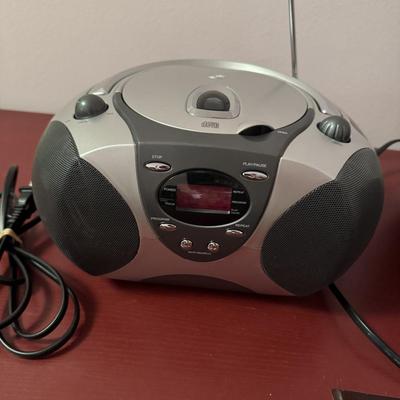 2 CD Radio Players