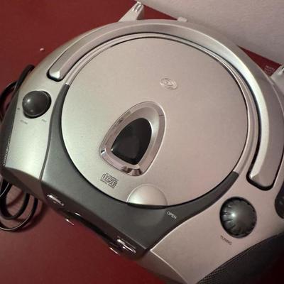 2 CD Radio Players