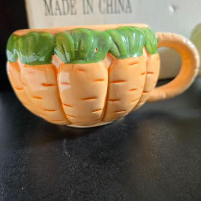 Fun dinnerware - Vegetable mugs and flower bowls with leaf plates