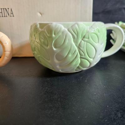 Fun dinnerware - Vegetable mugs and flower bowls with leaf plates