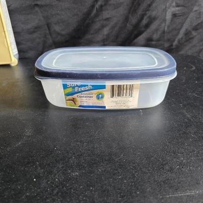 Huge lot of plastic kitchenware - Pitcher - water bottles - plastic food storage - Bowls and more