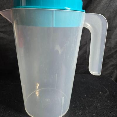Huge lot of plastic kitchenware - Pitcher - water bottles - plastic food storage - Bowls and more