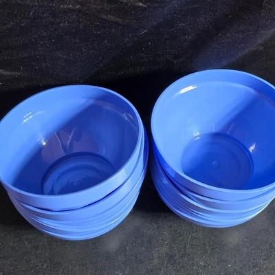 Huge lot of plastic kitchenware - Pitcher - water bottles - plastic food storage - Bowls and more