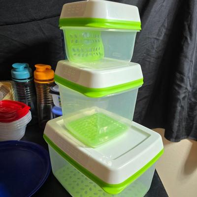 Huge lot of plastic kitchenware - Pitcher - water bottles - plastic food storage - Bowls and more