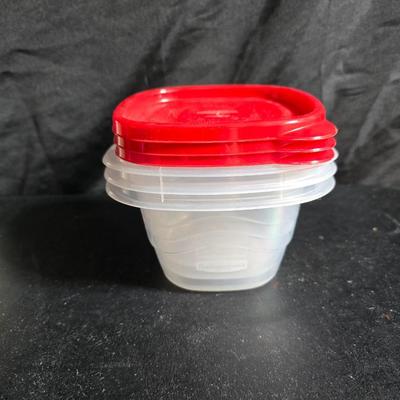 Huge lot of plastic kitchenware - Pitcher - water bottles - plastic food storage - Bowls and more