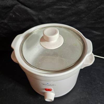 Small Rival crockpot with glass lidded leftover containers, quilted hot pads, spoon rest and more
