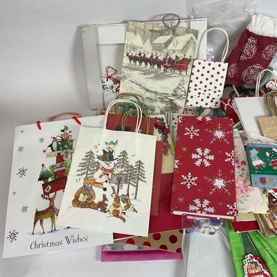 Z707 Large Assortment of Christmas Gift Bags
