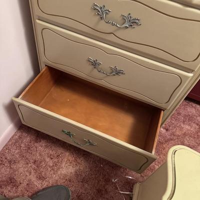 Vintage 4 Drawer Dresser