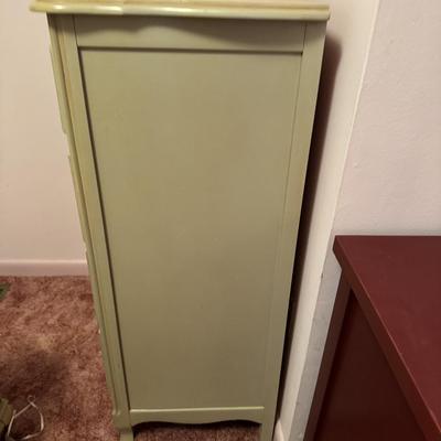 Vintage 4 Drawer Dresser