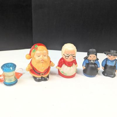 Vintage 1963/1964 Blue/Clear Shaker - Plastic Santa & Mrs. Claus Shakers & Cast Iron Amish Shakers