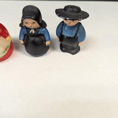Vintage 1963/1964 Blue/Clear Shaker - Plastic Santa & Mrs. Claus Shakers & Cast Iron Amish Shakers