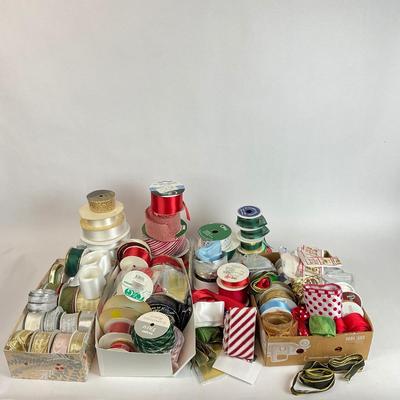 Z709 Large Lot of Holiday Ribbon and Gift Tags