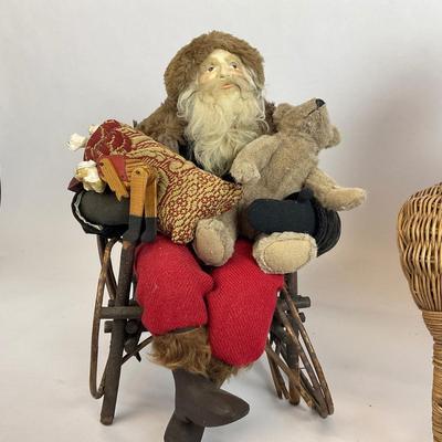 Z710 Pair of Vintage Santa Figures with Chairs