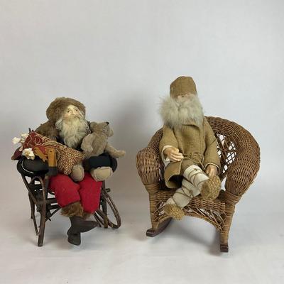 Z710 Pair of Vintage Santa Figures with Chairs