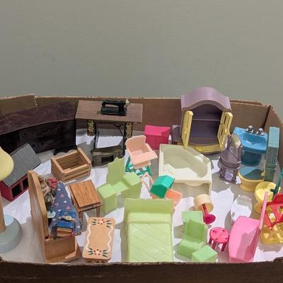 Vintage Wood & Plastic Dollhouse Furniture #3