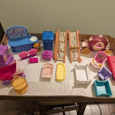 Vintage Plastic Dollhouse Furniture #5