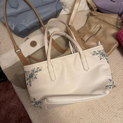 More New Ladies Purses 348