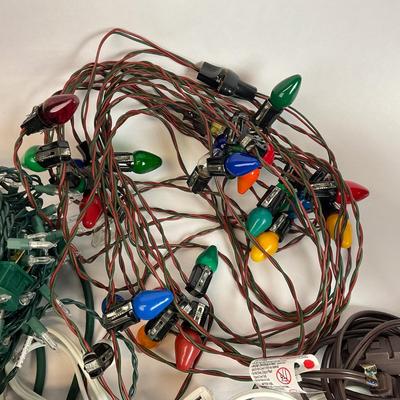 Z711 Assortment of Christmas Lights and Geeni Outdoor WiFi Plug