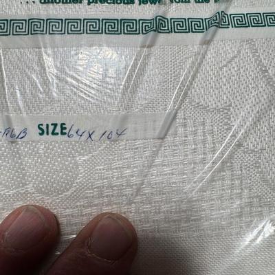 Fine Linen Table Covers 361