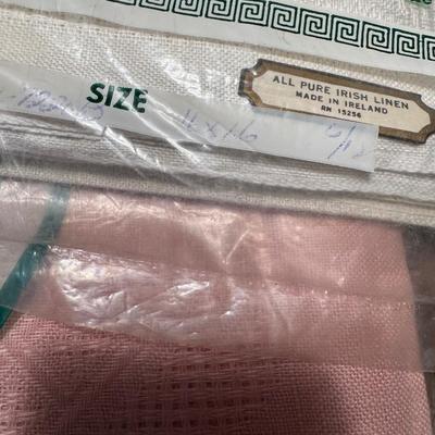 Fine Linen Table Covers 361