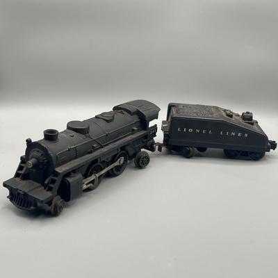 Lot 231: Vintage Lionel Train O-Gauge Locomotives and Tenders