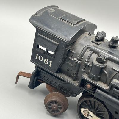 Lot 231: Vintage Lionel Train O-Gauge Locomotives and Tenders