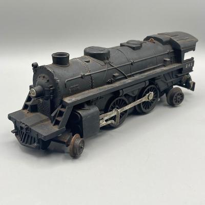 Lot 231: Vintage Lionel Train O-Gauge Locomotives and Tenders