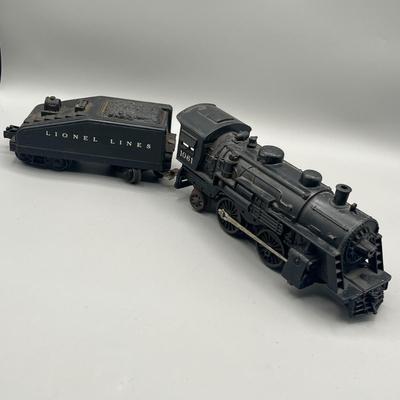 Lot 231: Vintage Lionel Train O-Gauge Locomotives and Tenders