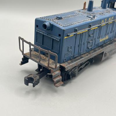 Lot 232: Vintage Lionel Train O-Gauge Santa Fe 634 Locomotive