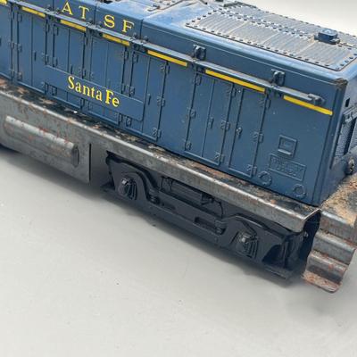 Lot 232: Vintage Lionel Train O-Gauge Santa Fe 634 Locomotive