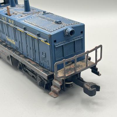 Lot 232: Vintage Lionel Train O-Gauge Santa Fe 634 Locomotive