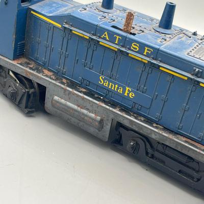 Lot 232: Vintage Lionel Train O-Gauge Santa Fe 634 Locomotive