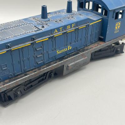 Lot 232: Vintage Lionel Train O-Gauge Santa Fe 634 Locomotive