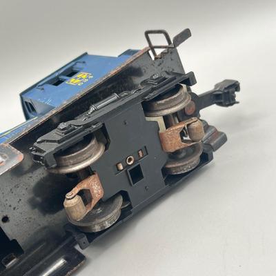 Lot 232: Vintage Lionel Train O-Gauge Santa Fe 634 Locomotive