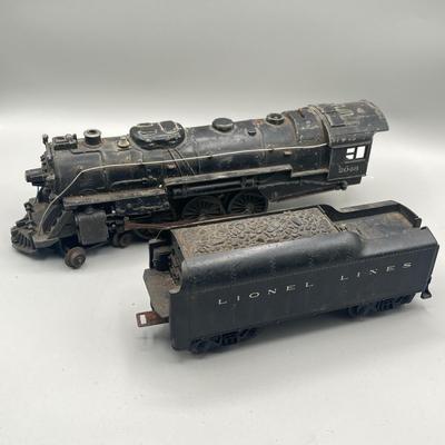 Lot 233: Vintage Lionel Train Post War 2046 Engine Locomotive with 2046w Tender