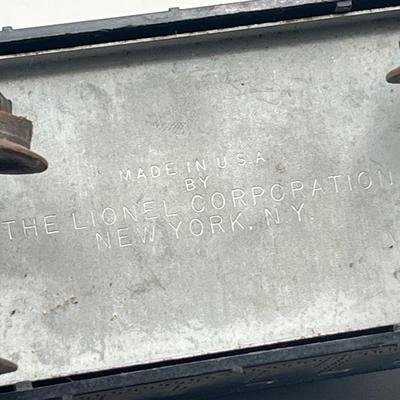 Lot 233: Vintage Lionel Train Post War 2046 Engine Locomotive with 2046w Tender