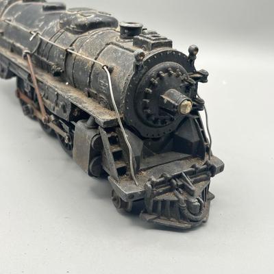 Lot 233: Vintage Lionel Train Post War 2046 Engine Locomotive with 2046w Tender