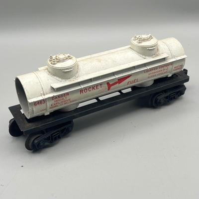 Lot 235: Vintage Lionel Train O-Gauge Cars